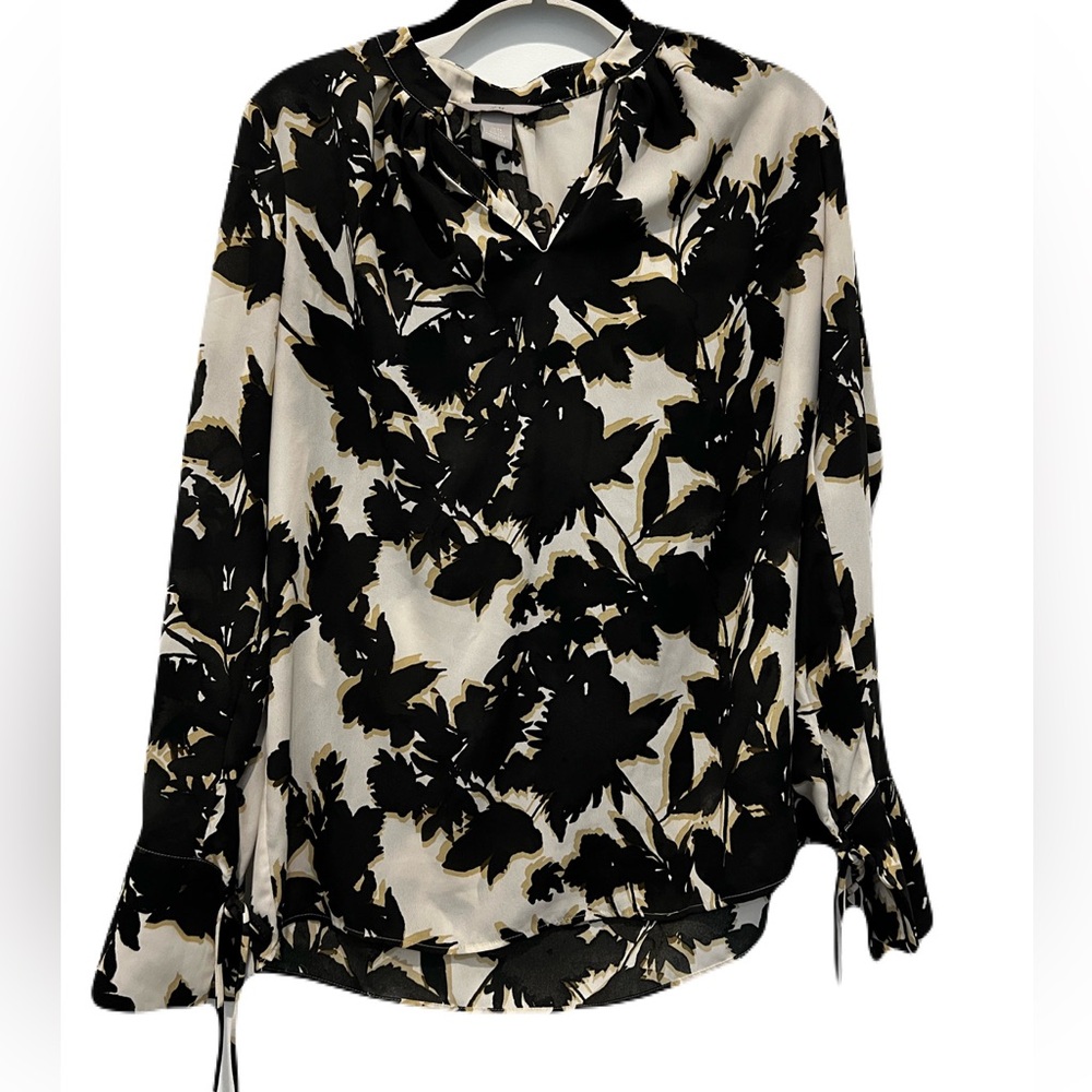🌸 NWOT H&M Black & White Floral Blouse with Tie Details – Women’s XS
